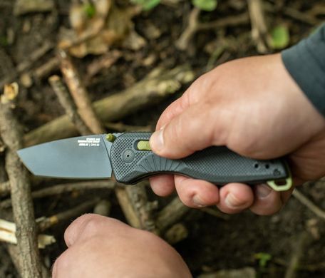Нож складной SOG Aegis AT Tanto/Black/Moss (SOG 11-41-09-41)